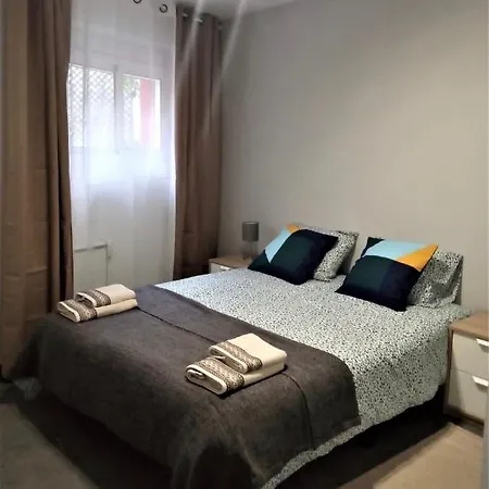 Petit Apartment *